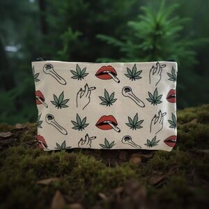 Canvas Pouch with Leaf and Lips Design